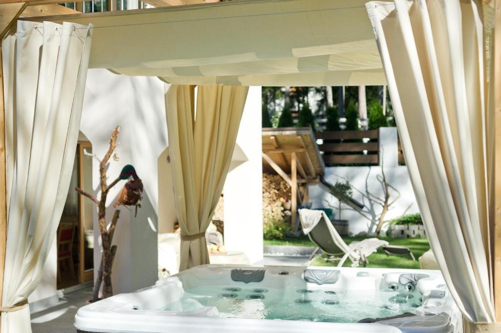 Les Gomines Bb***** Bed & Breakfast San Vigilio Di Marebbe Exterior photo